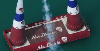 Red Bull Air Race 2015: Bonhomme zgarnął zwycięstwo w Abu Dhabi